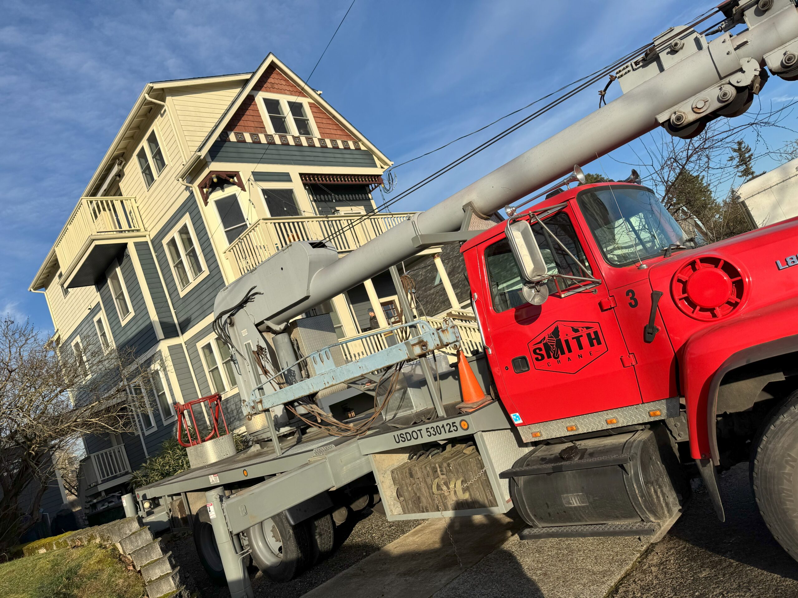 Quartz by AIR: Crane delivery to 3rd floor condo